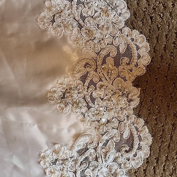 Vtg Victorian Wedding gown absolutely stunning with long train sold as is due to - Picture 10 of 13